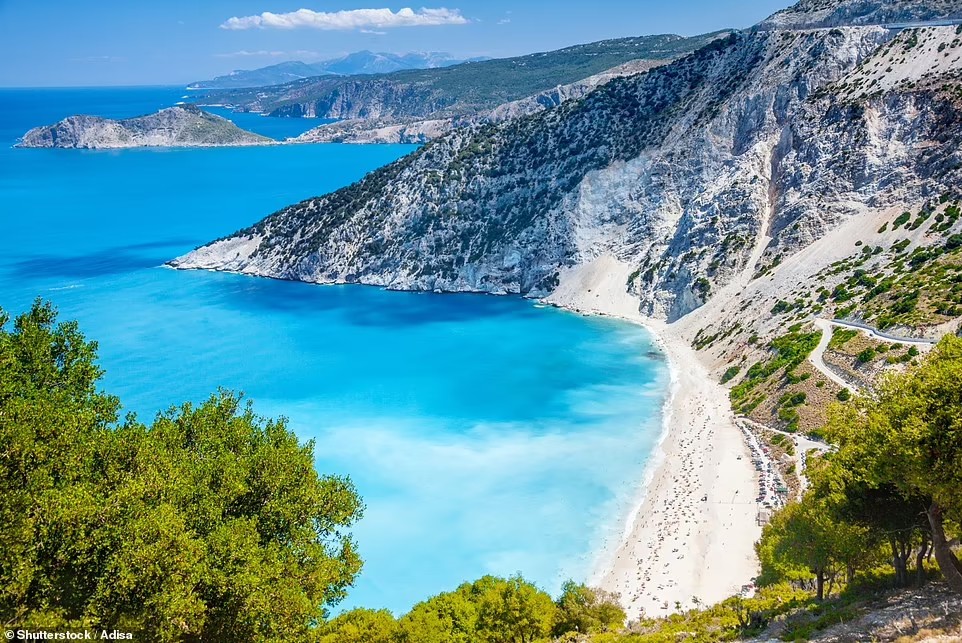 25 bãi biển đẹp nhất châu Âu năm 2024 theo Tripadvisor